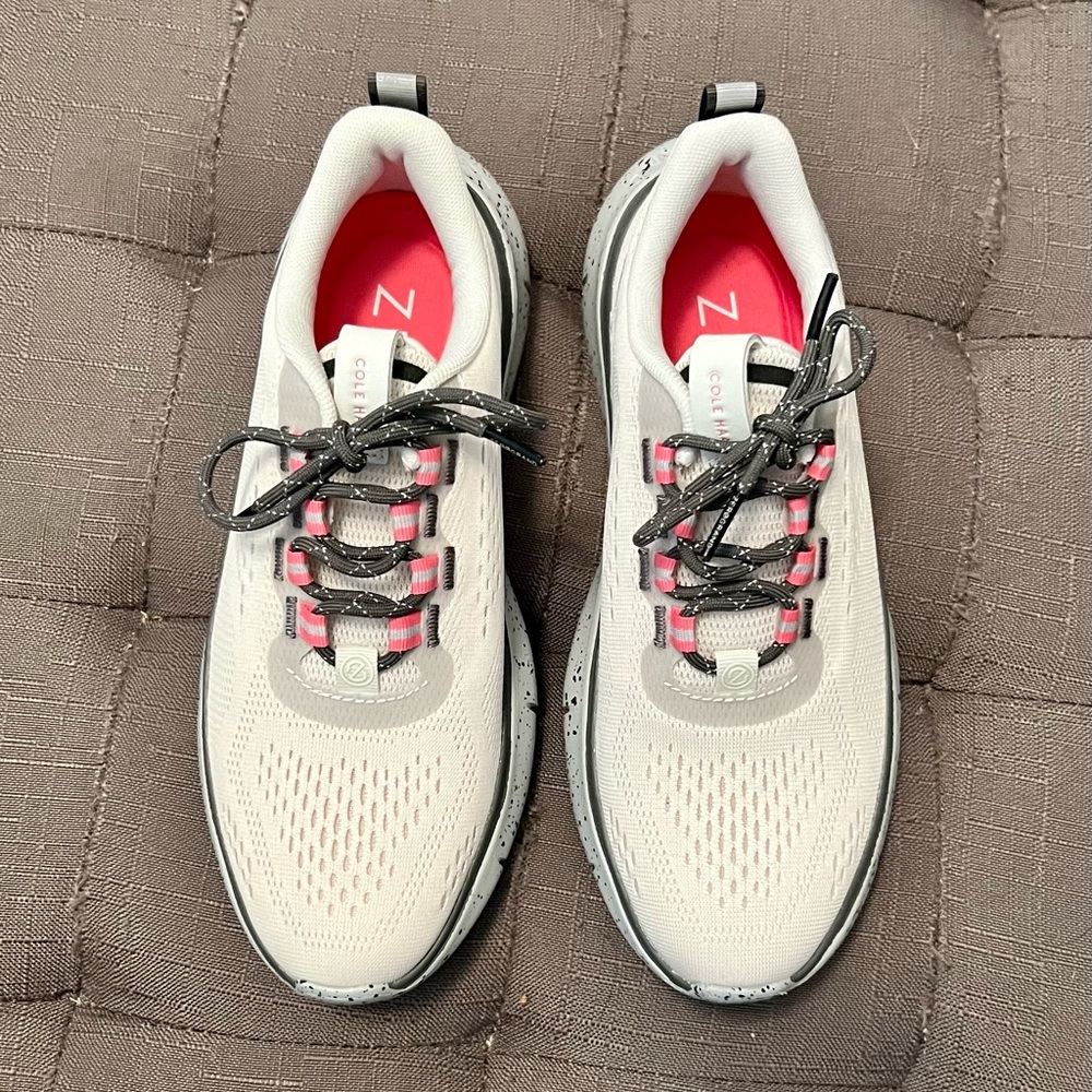 Cole Haan zero gravity tennis shoes size 7.5